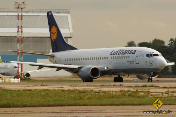 Boeing 737-330